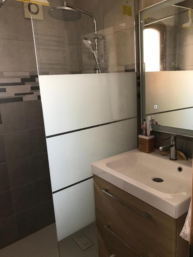 Chambre Climatisee Avec Sdb Privee Dans Une Villa Avec Piscine Ouverte D'Avril A Mi Octobre Марсель Экстерьер фото