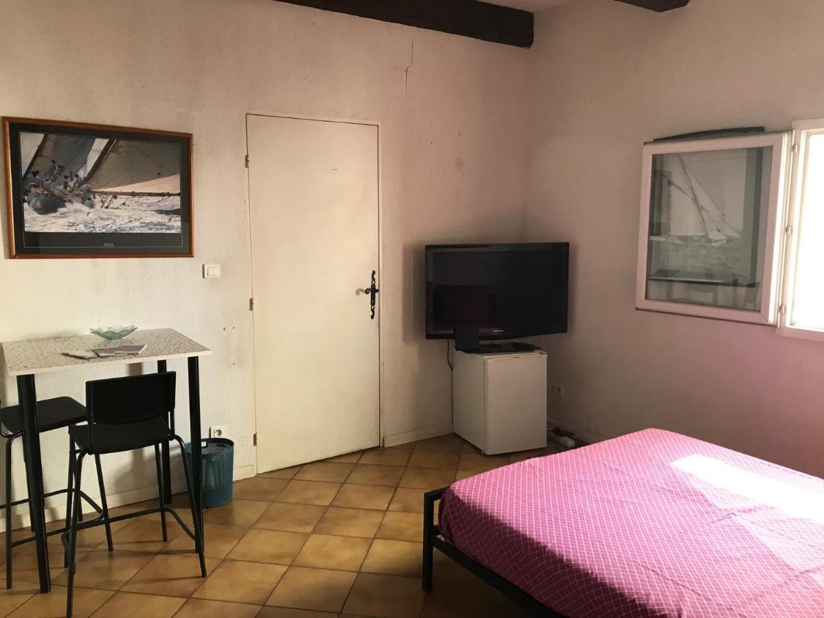 Chambre Climatisee Avec Sdb Privee Dans Une Villa Avec Piscine Ouverte D'Avril A Mi Octobre Марсель Экстерьер фото